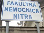 Za operáciu nesprávneho kolena nemocnica v Nitre vyvodila personálnu zodpovednosť