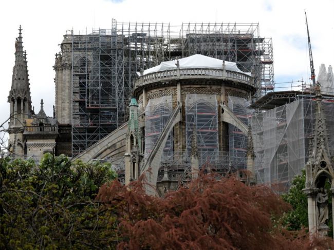 Väčšina sľúbených peňažných darov na obnovu Notre-Dame podľa arcibiskupa ešte neprišla