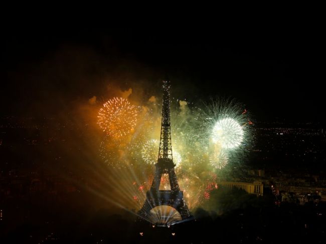 Eiffelova veža v Paríži oslavuje 130. narodeniny, bude veľkolepá svetelná šou