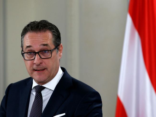 Rakúsko: Vicekancelár Heinz-Christian Strache rezignoval