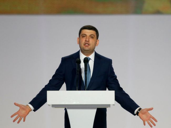 Ukrajinský premiér oznámil, že v stredu podá demisiu