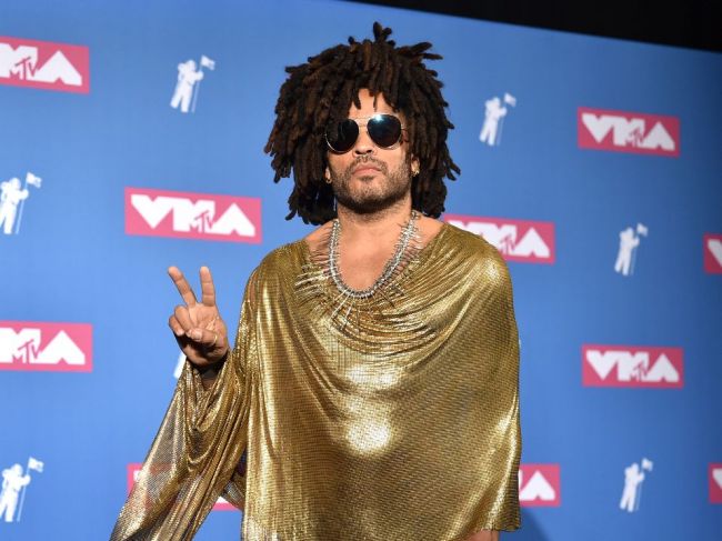 Extravagantný fešák a oceňovaný hudobník Lenny Kravitz má 55 rokov