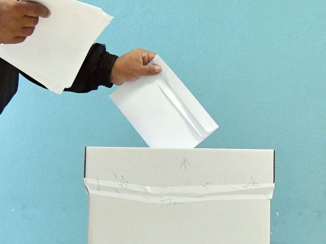 Eurovoľby sa v ČR skončili, účasť v sobotu nepresiahla 30 percent