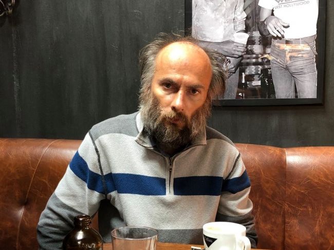 Video: Príbeh tohto muža dojal celé Česko. Na sociálnej sieti sa ozvali tisíce ľudí
