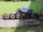 VIDEO: Kamión sa zrútil z mosta z výšky 15 metrov, bola v ňom tehotná žena