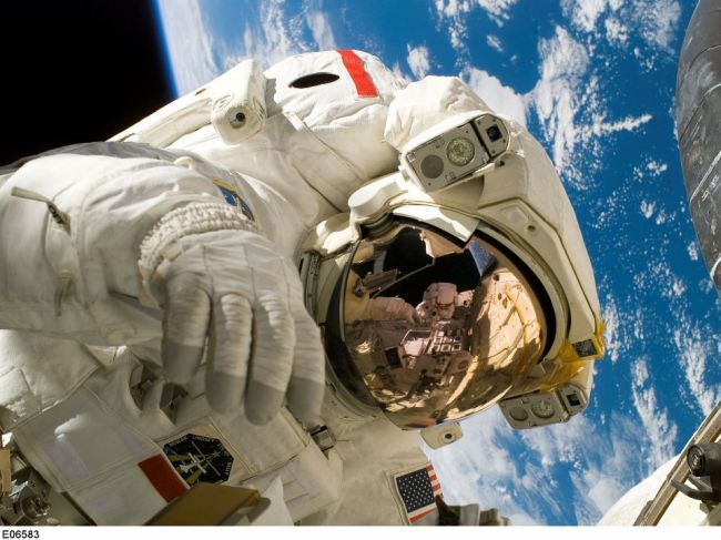 Trump: NASA by nemala posielať ľudí na Mesiac - boli tam už pred 50 rokmi