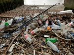 Negatívne vplyvy na prírodu má plast aj hliník, kľúčom je zníženie výroby