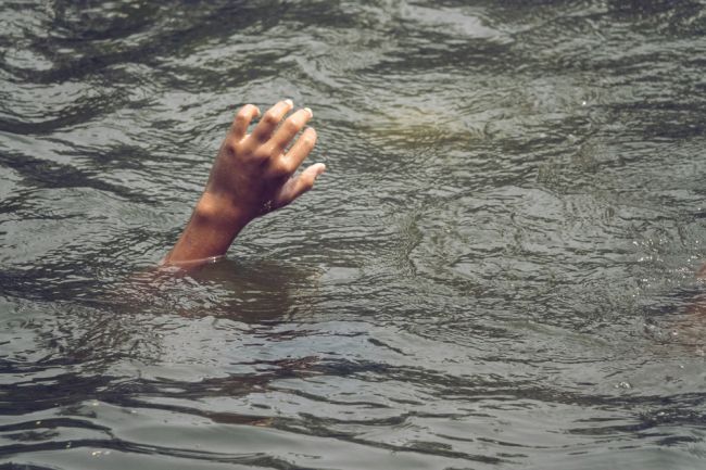 Prvá tohtoročná obeť: Chlapec sa utopil vo vodách jazera
