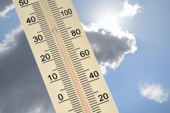 SHMÚ: Horúčavy budú pokračovať, pre tieto okresy platia výstrahy