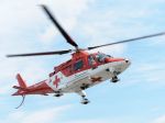 Muž spadol zo stĺpu vysokého napätia, zachraňoval ho vrtuľník