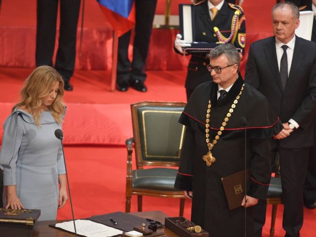 Zuzana Čaputová zložila sľub, ujíma sa funkcie prezidentky SR