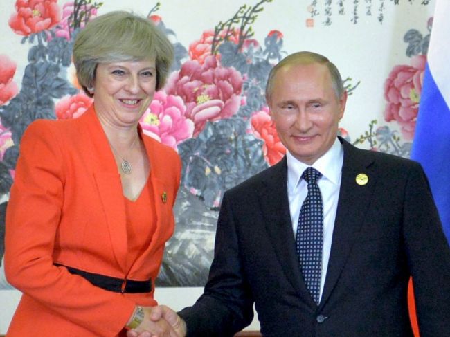 Británia a Rusko zvažujú stretnutie Mayová - Putin