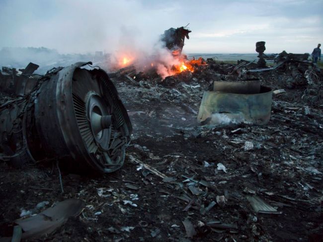 Súd v kauze letu MH17 sa začne v marci 2020, obvinení budú štyria podozriví