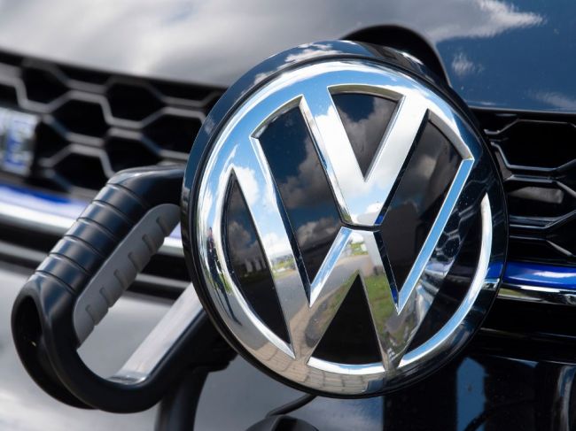 Volkswagen má vodičom zaplatiť za emisnú aféru vyše 20 miliónov eur