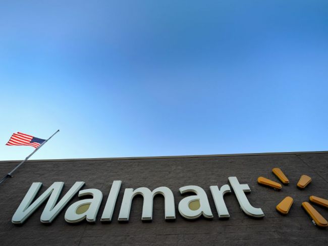 Walmart zaplatí v mimosúdnom vyrovnaní pokutu 138 miliónov dolárov