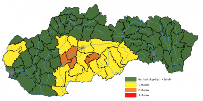 SHMÚ: Záplavy hrozia vo viacerých okresoch stredného Slovenska