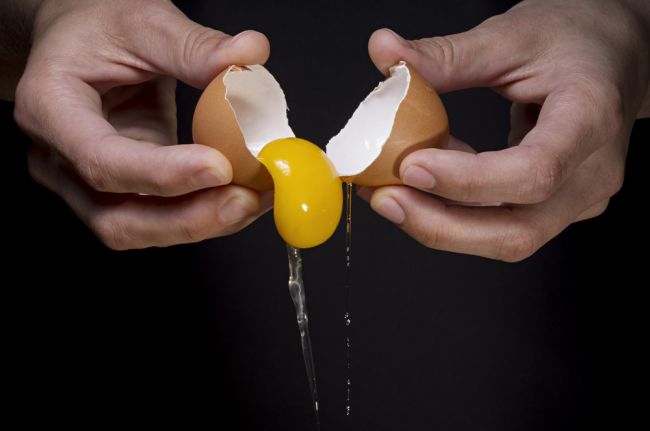 Toto by ste mali vedieť o surových vajciach