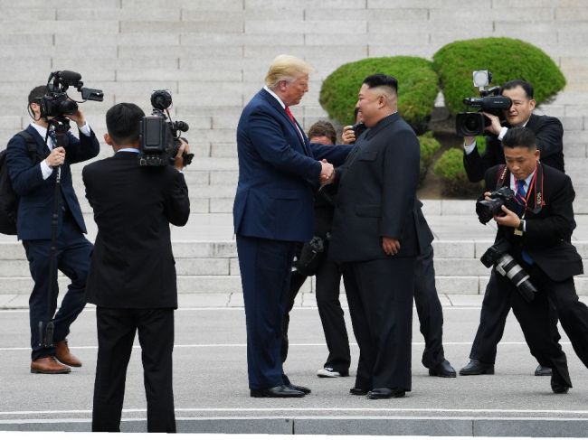 Trump chce pozvať Kim Čong-una do Bieleho domu