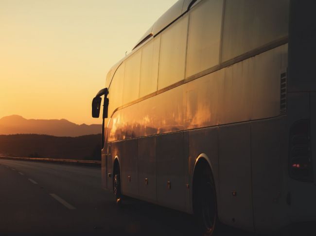 Autobus so Slovákmi cestujúcimi do Talianska začal horieť priamo na ceste