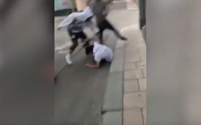 VIDEO: Po pouličnej bitke zatkli známeho rappera