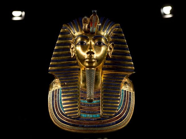 Bustu Tutanchamona vydražili napriek protestom Egypta