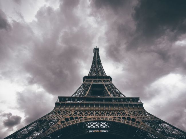 Paríž vyhlásil stav klimatickej núdze