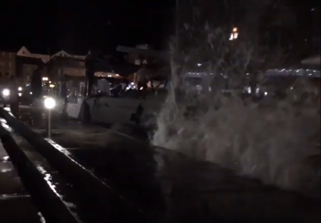 VIDEO: Obľúbenú dovolenkovú destináciu Slovákov zasiahlo meteorologické tsunami