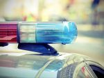 Nadrogovaný slovenský motorista chcel ujsť rakúskym policajtom, narazil do pumpy
