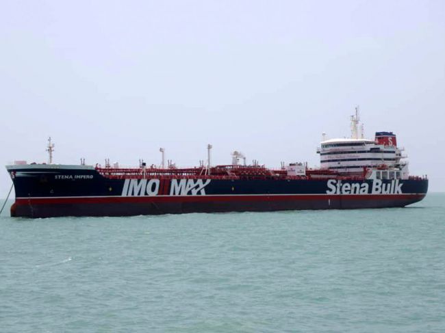Británia po zadržaní tankera varuje Irán pred vydaním sa na "nebezpečnú cestu"
