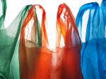 Sólymos: Zakázať predaj igelitových tašiek je cieľom, treba však ísť postupne