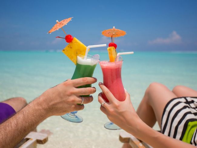 V talianskom letovisku zaviedli pokuty za alkohol, piť sa tam môže len v niektoré dni
