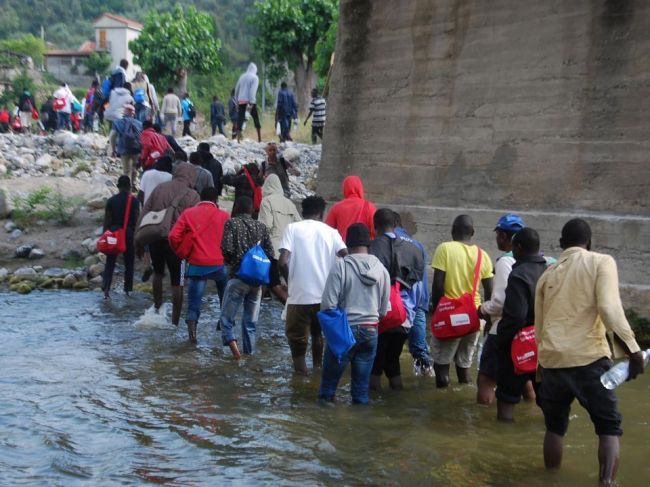 Taliansko žiada EÚ o prerozdelenie 135 zachránených migrantov