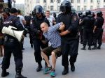 Polícia zatkla v Moskve viac ako 560 demonštrantov