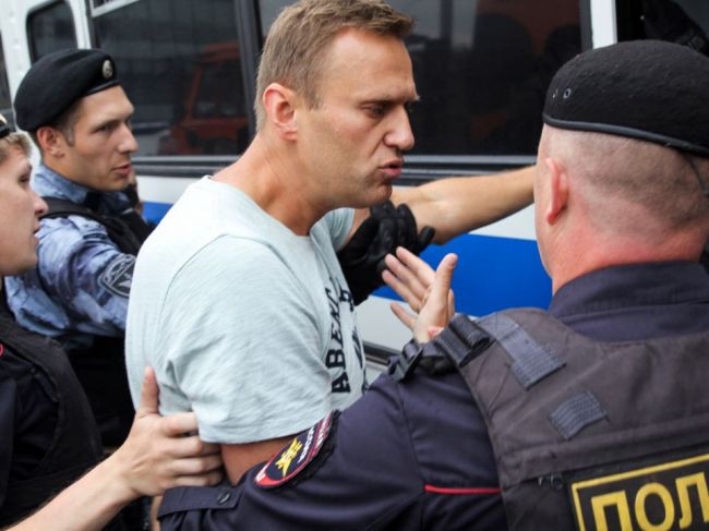 Ruského opozičného lídra Navaľného mohli podľa jeho lekárky otráviť