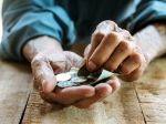 Dôchodca z Trenčína naletel podvodníkovi, prišiel o 15.000 eur