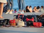 Slovenskí turisti pozor: V tomto meste nesmiete nakupovať tovar od pouličných predajcov