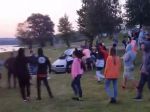 Video: Opitý vodič sa pokúšal zraziť autom rekreantov na Domaši