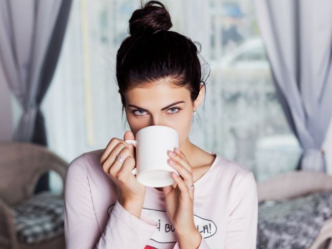Tieto dve činnosti pred spaním môžu váš spánok narušiť viac ako pitie kávy