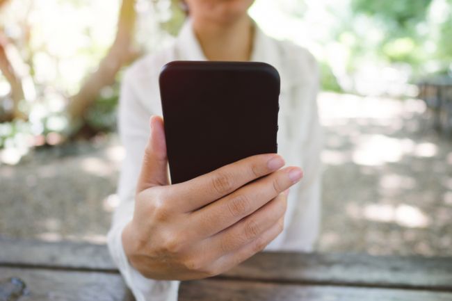 Ministerstvo vnútra posiela SMS s upozornením na meteorologickú výstrahu