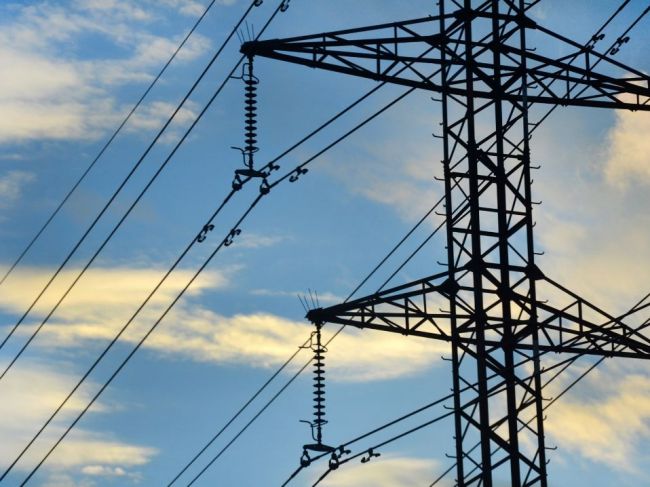 Analytici predpokladajú rast cien elektriny, podnikatelia žiadajú kompenzácie