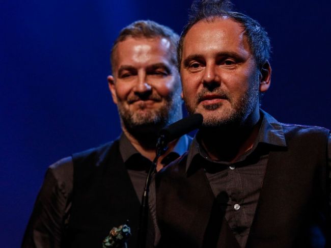 Vo veku 46 rokov zomrel spevák kapely Hex Peter Dudák