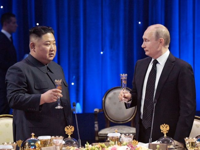 Kim a Putin si poslali pozdravy k Dňu oslobodenia Kórey