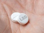 Vedci skúmajú terapeutické využitie LSD