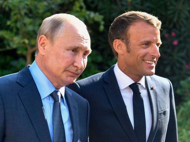 Macron vidí "reálnu šancu" pre mier na Ukrajine