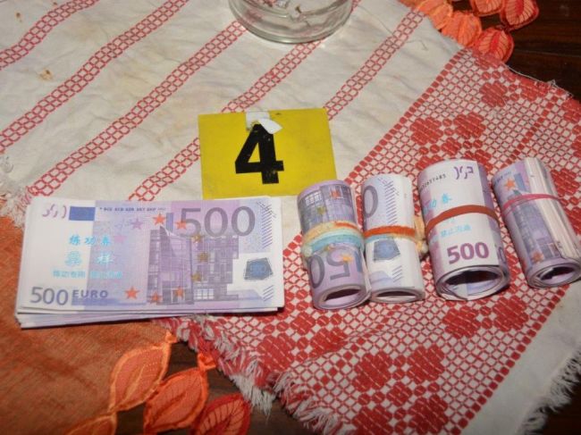 Kriminalisti zaistili podozrivé eurobankovy vysokej nominálnej hodnoty