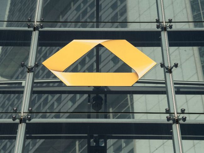 V Commerzbank zvažujú zrušenie ďalších 1800 až 2500 pracovných miest