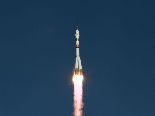 Kapsule Sojuz MS-14 sa nepodarilo spojiť so stanicou ISS; ďalší pokus v nedeľu