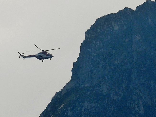 Telá dvoch jaskyniarov vyzdvihne v Tatrách vrtuľník