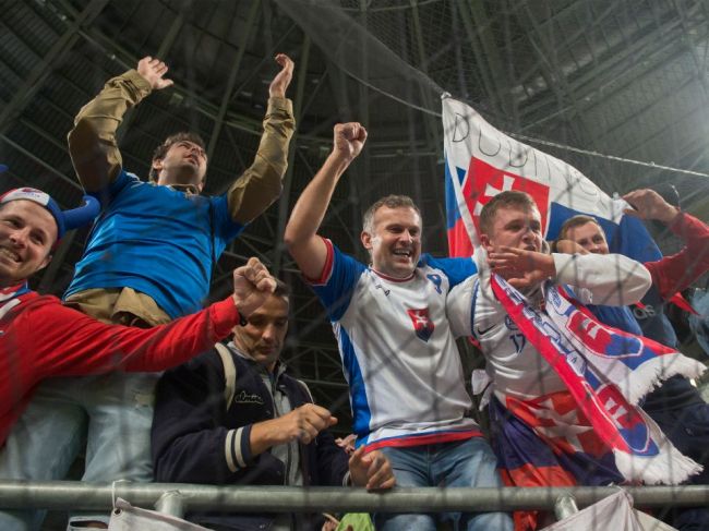 Maďarská polícia začala po futbalovom zápase so Slovenskom stíhať fanúšikov