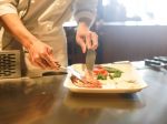 Reštaurácie majú informovať spotrebiteľov o pôvode mäsa